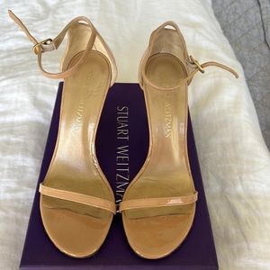 Stuart Weitzman Nudistsong Sandal in Adobe Aniline. Size 6.5. Good condition